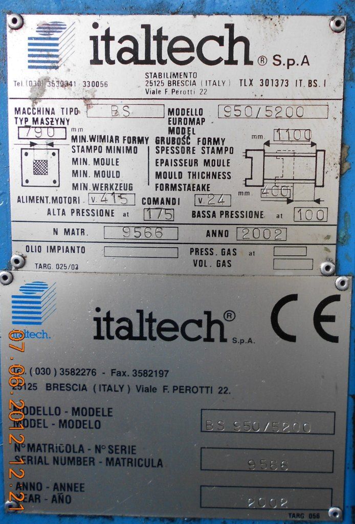 USED 2002 ITALTECH 950 TON INJECTION MOULDING MACHINE 