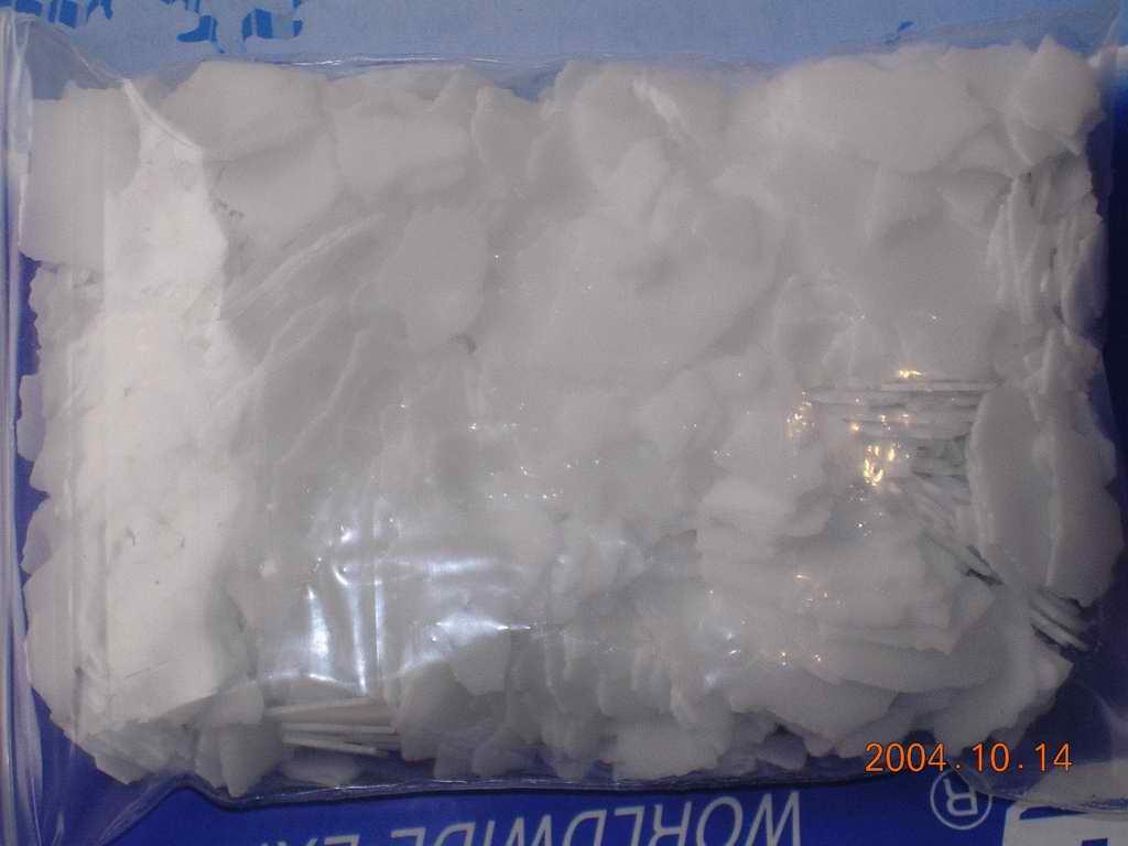 Potassium hydroxide white flakes