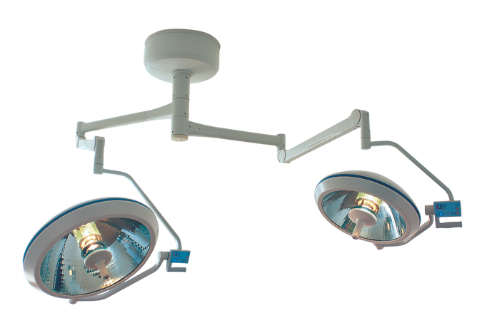 Multi-angle Integral Reflection Operation Lamp