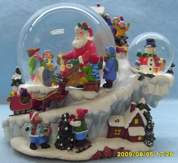 Christmas Snow Globe Decoration