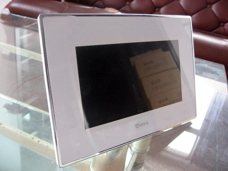 digital photo frame