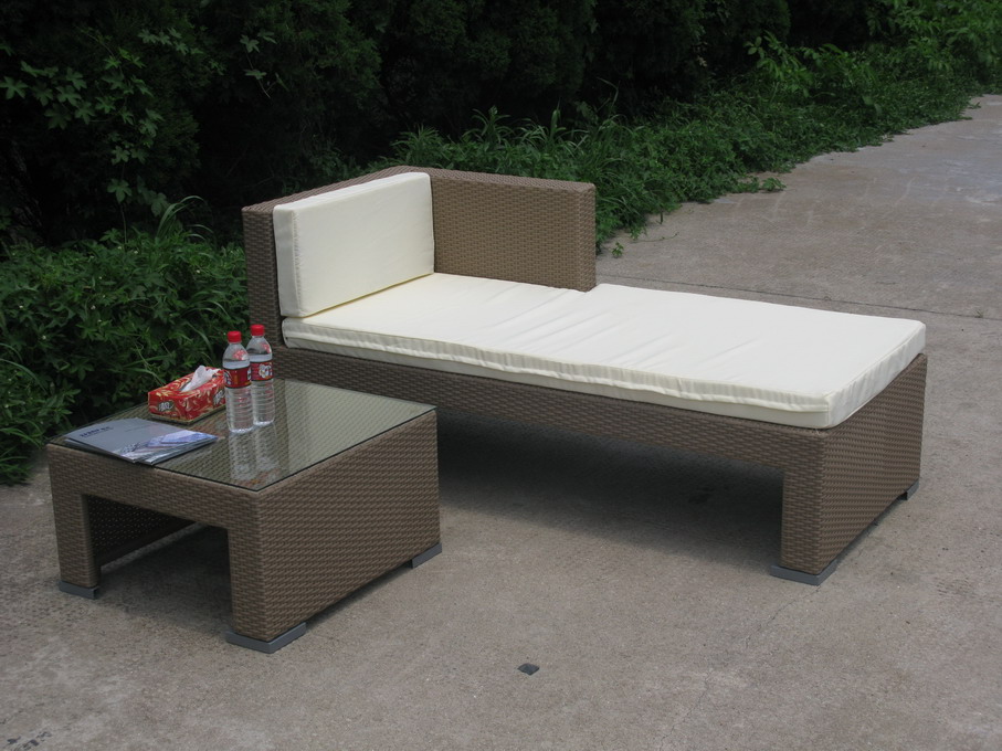 Rattan Lounger