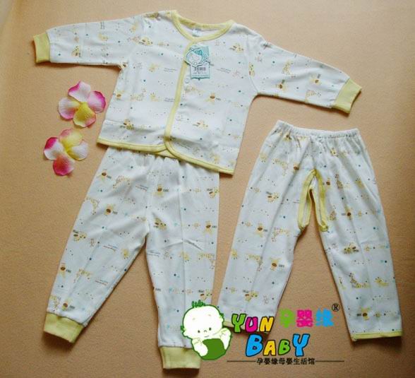 baby clothes and baby set