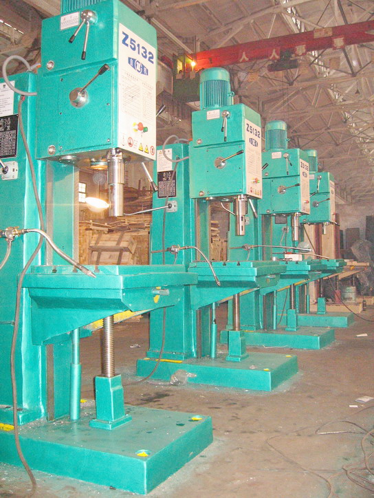 Vertical drilling machine