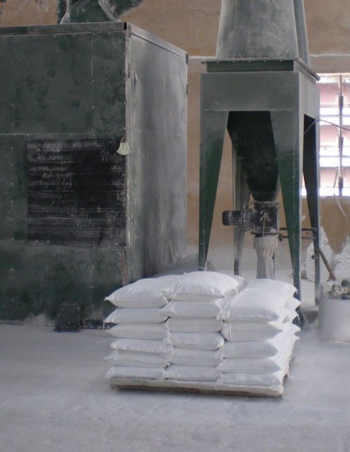 Uncoated calcium carbonate powder, size 13 micron