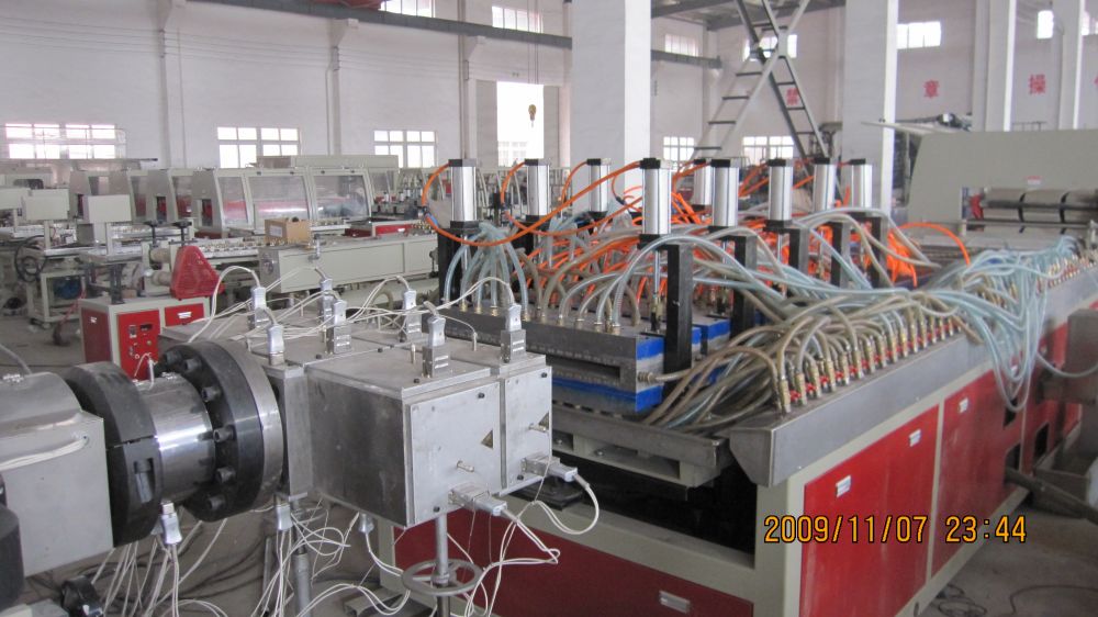 PVC(WPC) profile extrusion machine