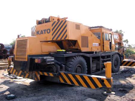 Fully  Hydraulic  Rough  Terrain  Crane