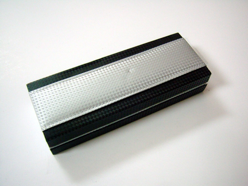 plastic  pen  box