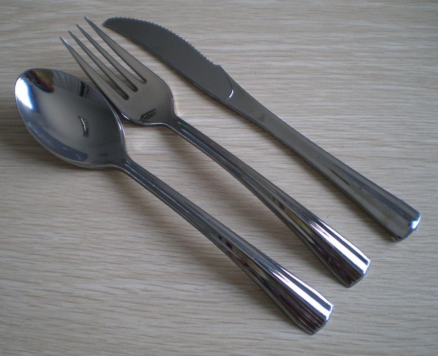 disposable plastic cutlery