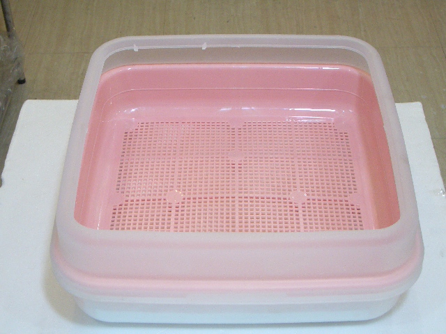 cat litter box