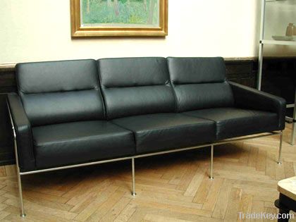 Jacobsen Style Sofa 3300 Series