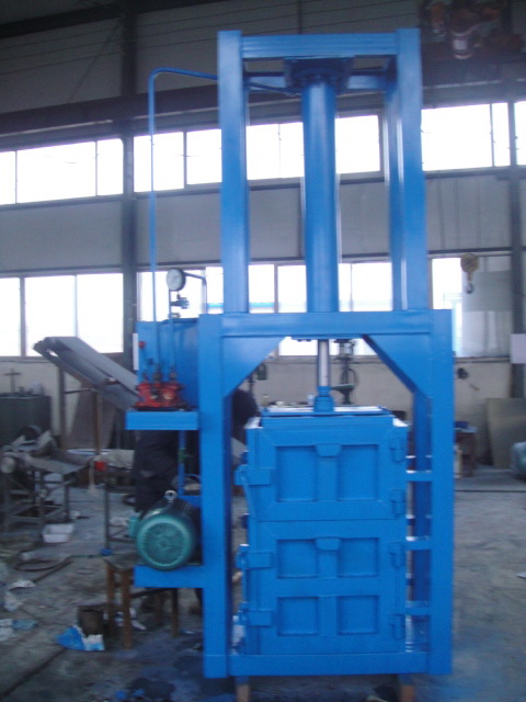 hydraulic baler