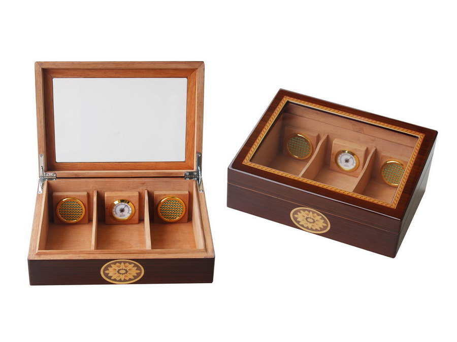 humidor  cigar box   humidors
