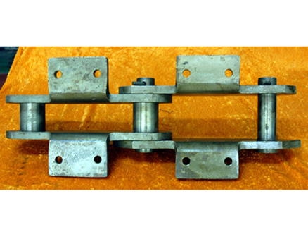 Chain for heavy-duty apron feeder