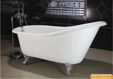 clawfoot bathtub