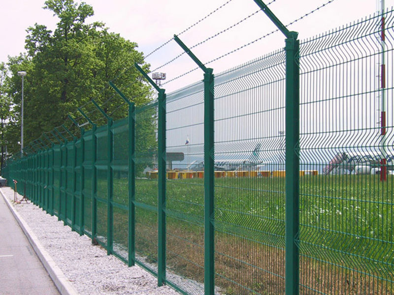 wire mesh fence