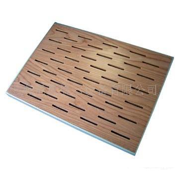 Wooden sound absorbing panels&acirc;