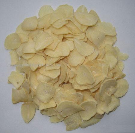 Dried garlic flake