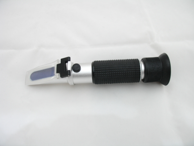 hand-held refractometer