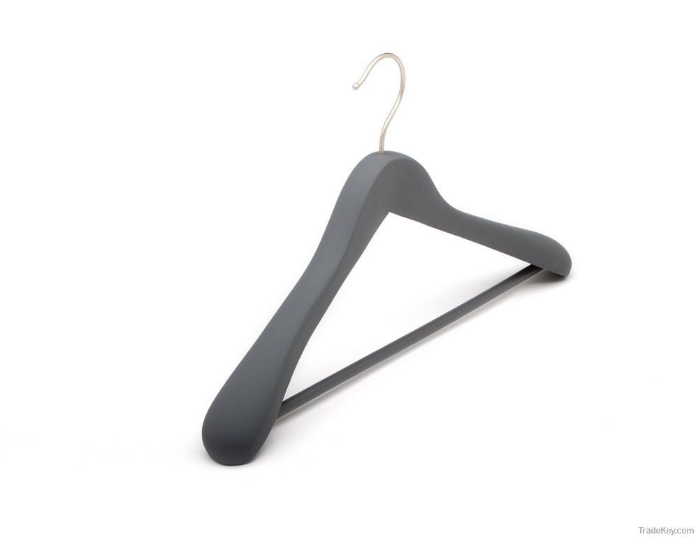 wooden deluxe hanger with bar