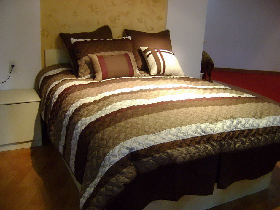 Quilted Stripe Coverlet set