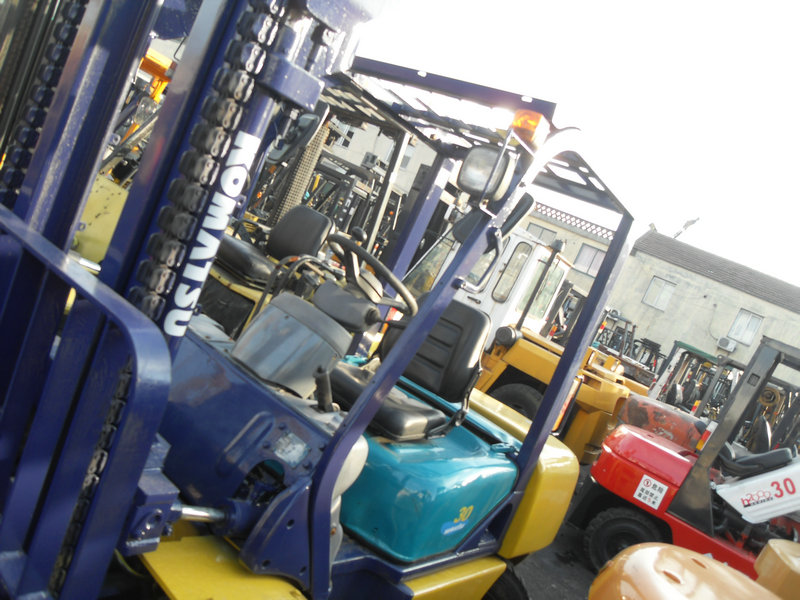 uesd 3 ton komastu forklift +86-13917272815