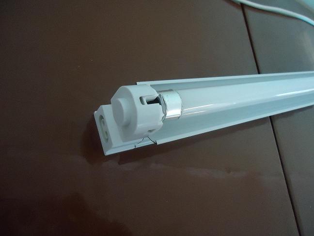 T5 fluorescent lighting fixture