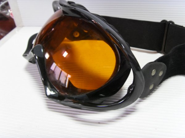 Ski goggles