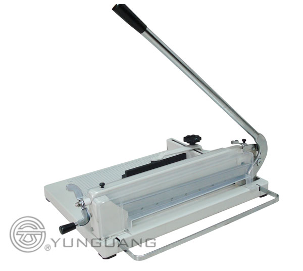 Paper cutter