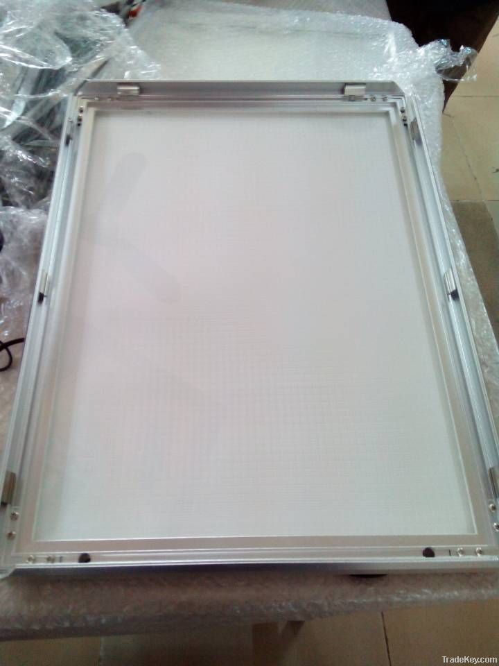 Aluminum snap open light box