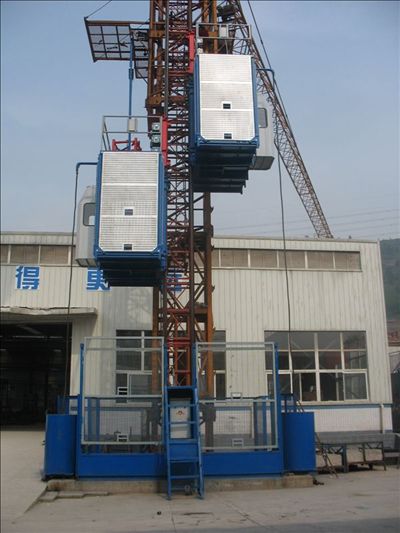 SC200/200 Building hoist