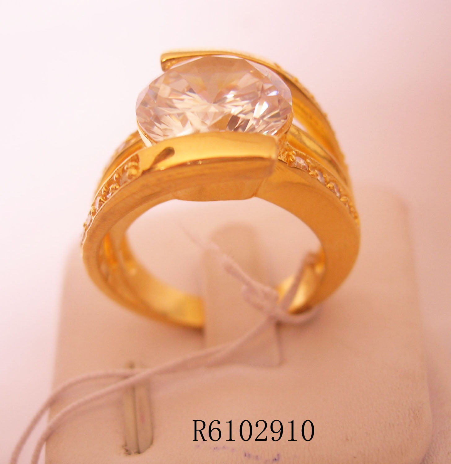 Zircon Finger Ring