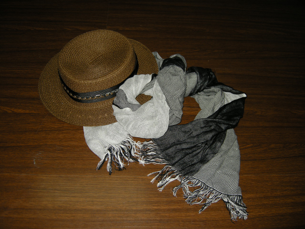 FASHION SCARF AND HAT