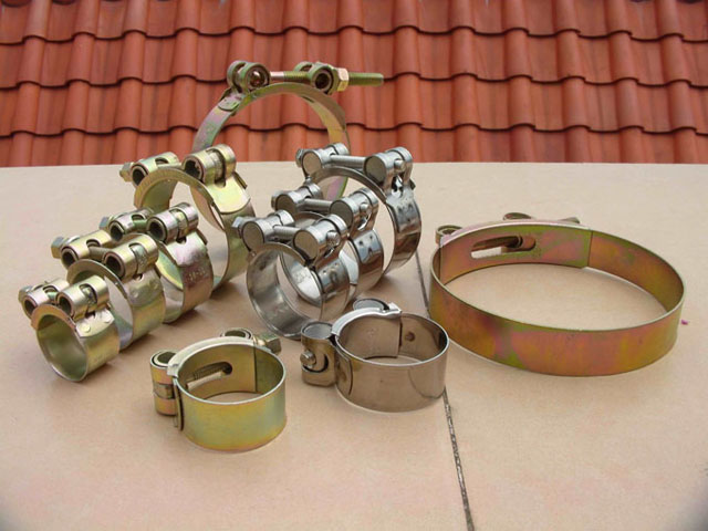 Unitary hose clamp