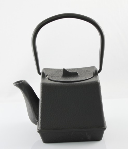 0.7L SQUARE-SHAPED CAST IRON TEAPOT