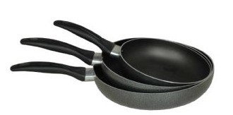 three pieces fry pan set