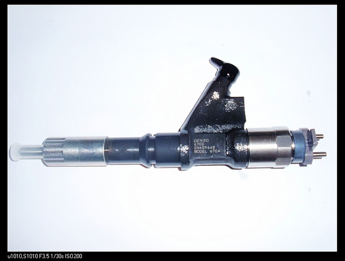 HOWO TRUCK SPARE PARTS R61540080017A INJECTOR