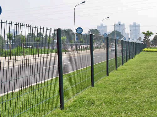 welded mesh fence