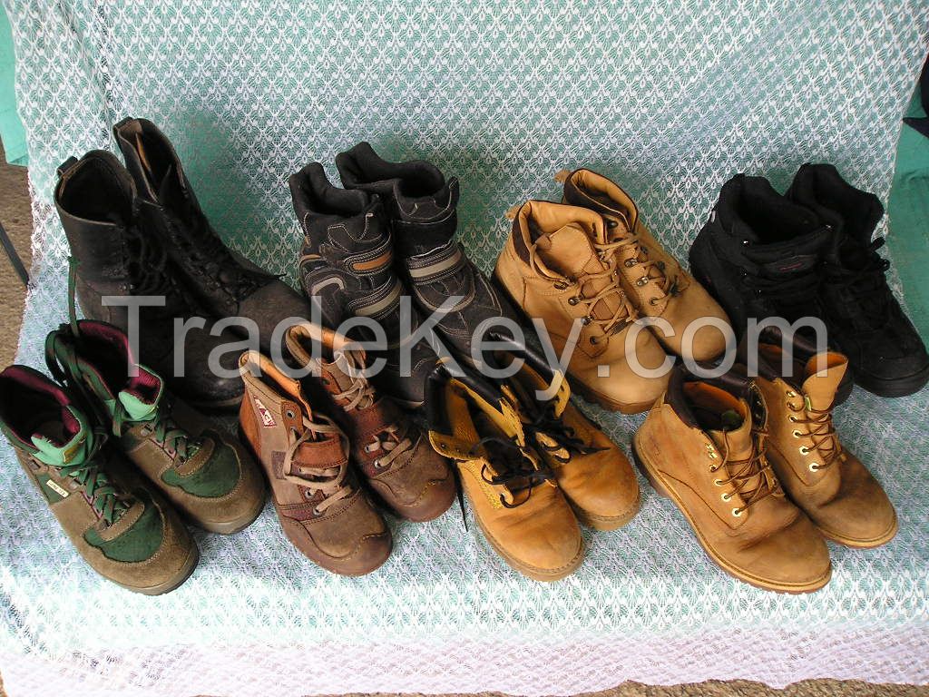 for large groups outdoor aktivities:  winter / trekking / working / mountain boots mix - 180 pairs