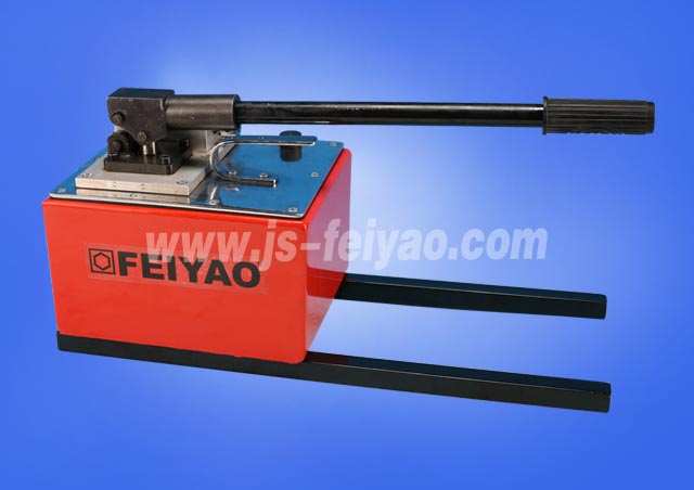 Hydraulic hand pump