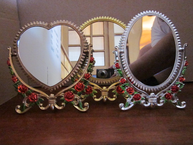 cosmetic mirror