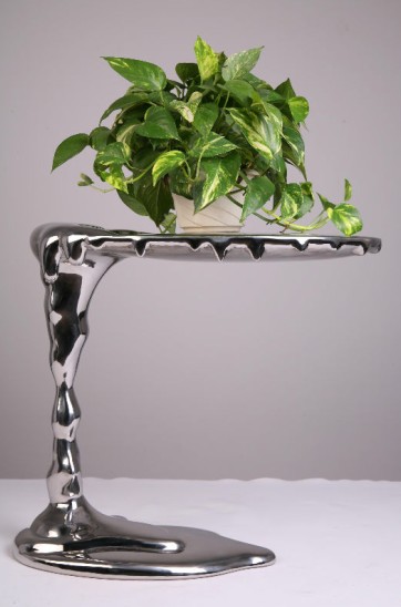 Flowing Tables, metal tables
