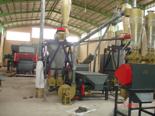 waste tyre recycling machine