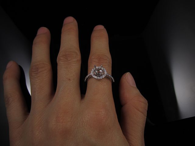 Engagement ring/wedding ring/white gold ring/platinum ring (Diamond ring / Semi-Mount Ring)