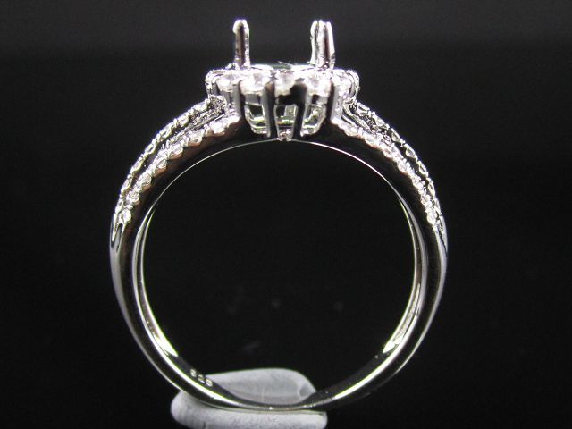 Engagement ring/wedding ring (Diamond ring / Semi-Mount Ring)