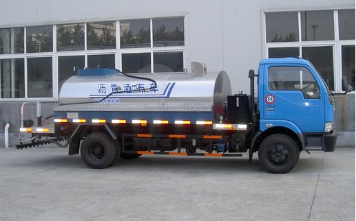 asphalt distributor