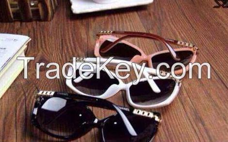 High Quality Womens Fashion Glasses Eyewear Hot Sale Famous Brand New Design