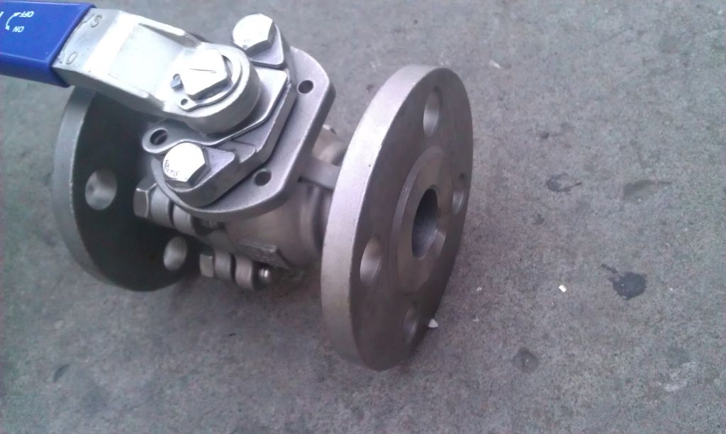 Floating ball valve