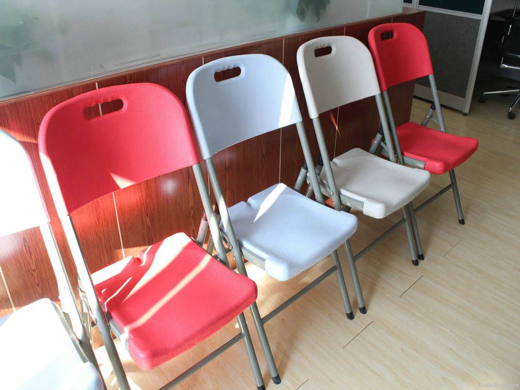 POPULAR FOLDING CHAIR  IN PLASTIC FOR OUTDOOR AND INDOOR ACTIVITIES