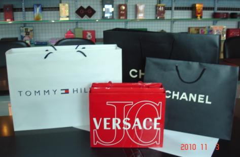 paper gif carrier bags